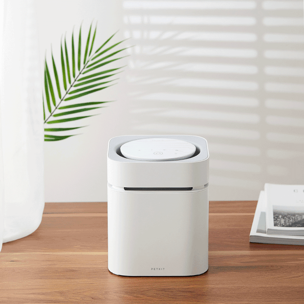 The PETKIT Air Magic Cube Smart Odour Eliminator uses ionising technology to eliminate pet odours and capture small particles such as dust, pollen and pet dander - ensuring your home smells fresh at all times