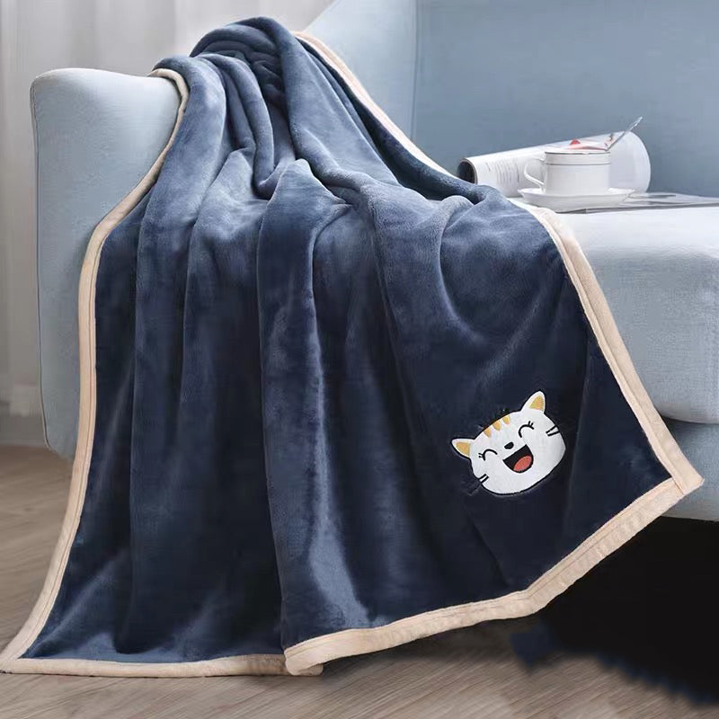 Blankets in warm colored flannel and with nice characters of your choice. Size: 100x120cm  - 100x70cm for cat or a puppy