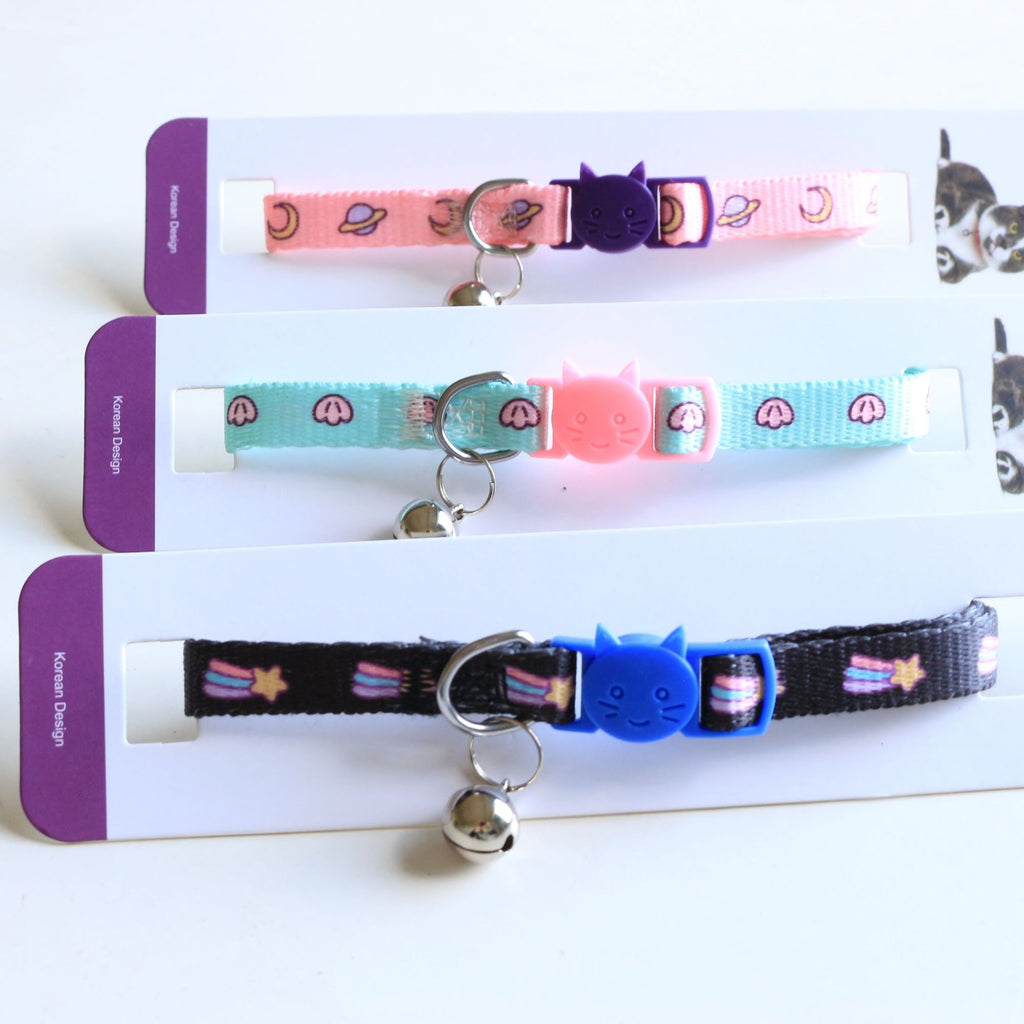 Cat collar with cute digital print, nylon with easy-to-open plastic buckle Comes in Black, pink, sky blue  Specifications (length * width): 1.0 * 20 ~ 33cm 