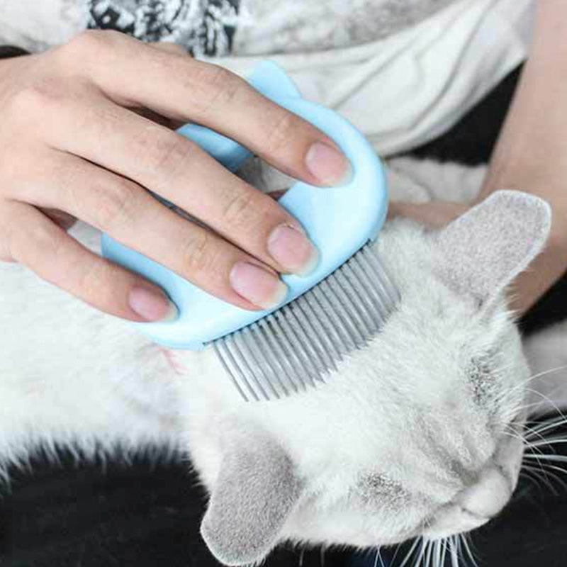 Cat massage comb. Tried and tested on our cat Odin, this longhaired frullball is loving to be brished, he lies down on the floor and stretches while we brush him. Great to remove matted fur.  Suitable for long-haired and short-haired cats  Material: ABS