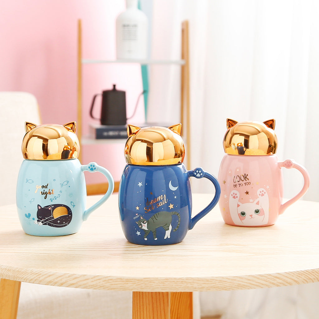 This 0.5kg ceramic mug is designed with a cutest cat (choose from black or wtite) cartoon pattern, perfect for adding a bit of fun to your morning routine. With a single layer structure and high-temperature resistance, it will last through many coffee or tea breaks. It also comes with a golden cover, allowing for tea to brew better in the cup